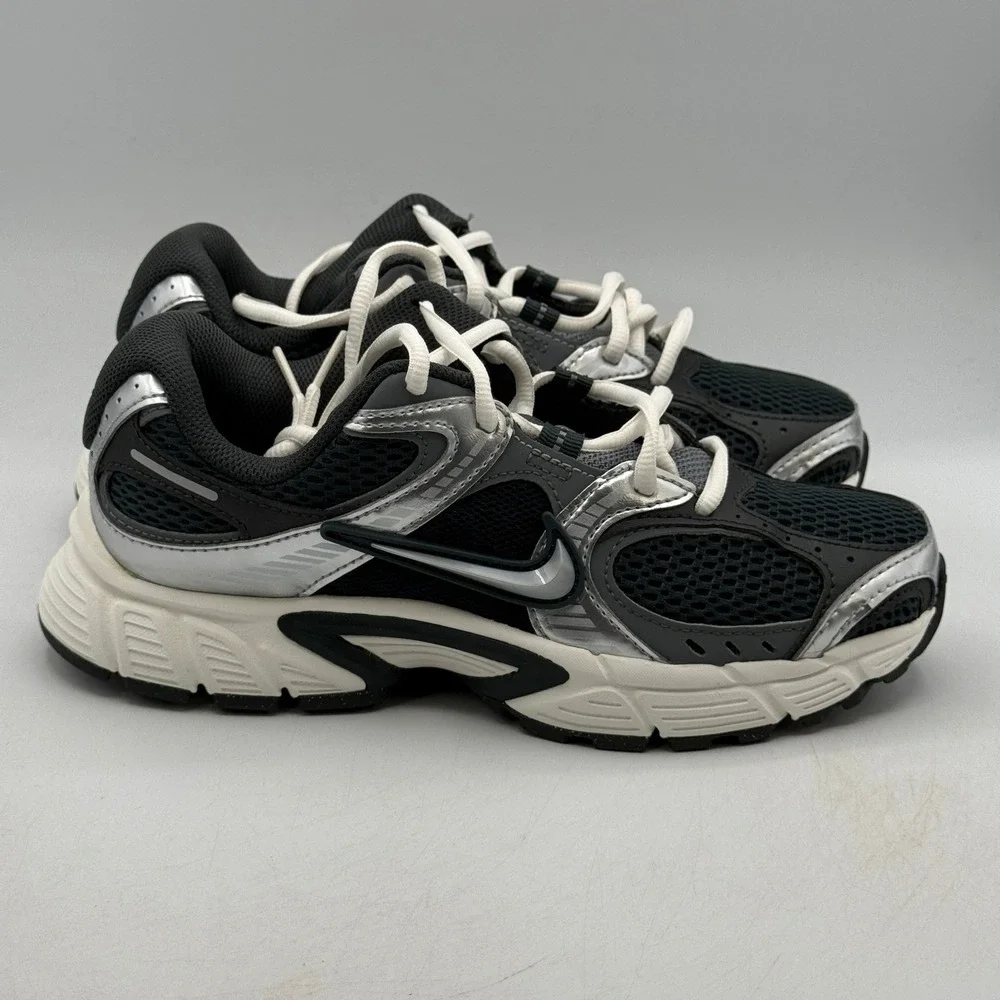 Nike V5 RNR Shoes Womens Size 6.5 Seaweed Metallic Silver Running HQ7901-300